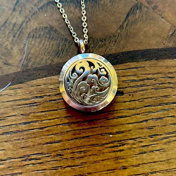 Jewelry - Bronze Necklace